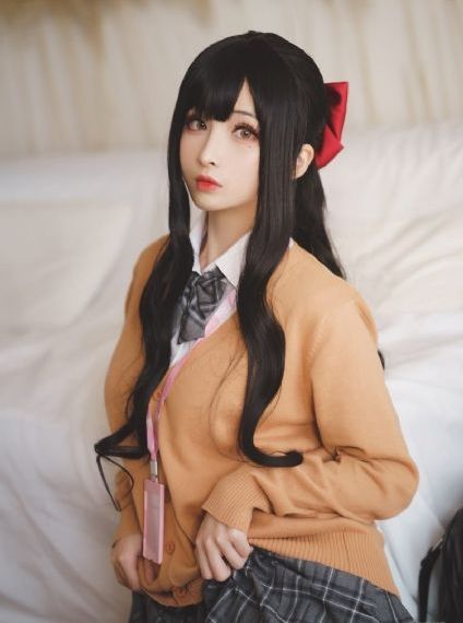 揉捏她饱满的双乳呻吟视频